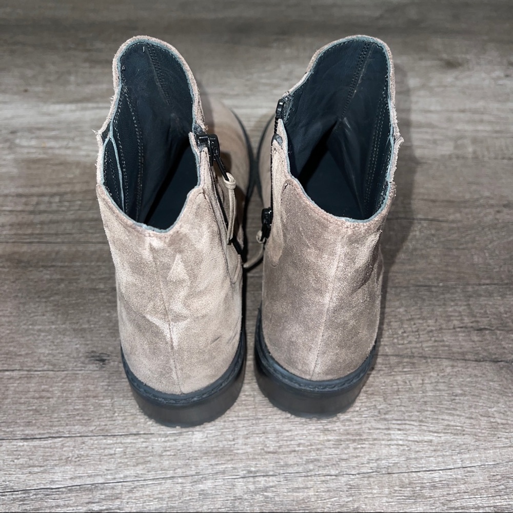 Stuart Weitzman Women’s Gray Booties - image 2